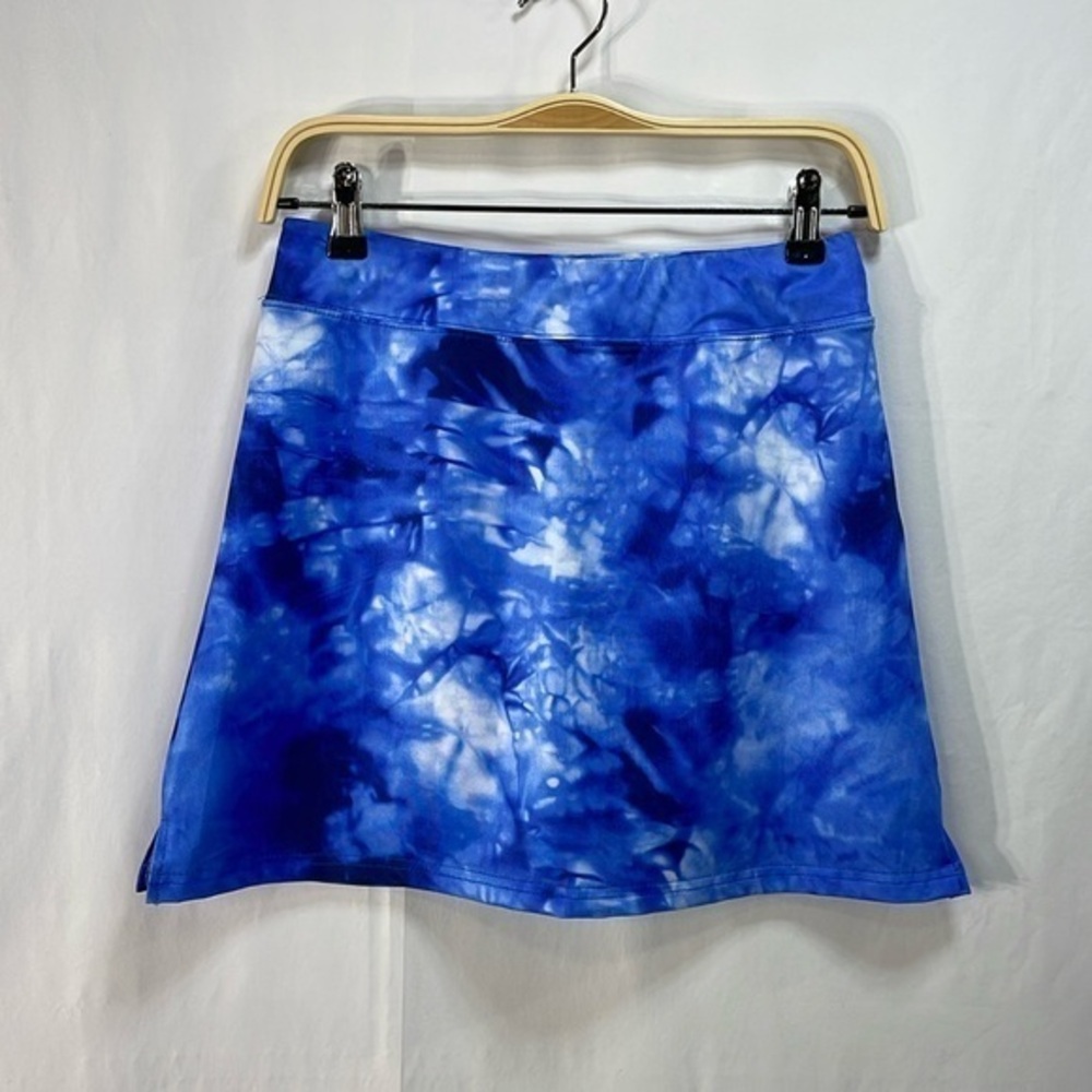 NWT Ekouaer blue and white tie-dye athletic skirt